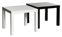 Sohvapöytä Block (Kaksi (musta ja valkoinen) neliön mallista sohvapöytää vierekkäin.)
