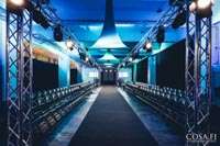 Muotinäytöksen maantasalla oleva catwalk