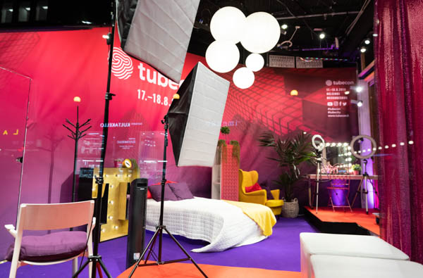Stockmann Helsinki, legendaarinen näyteikkuna jossa rakentamamme Tubecon-studio