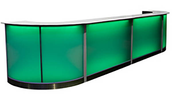 LED-valobaaritiskikokonaisuus jossa kaksi suoraa tiskipalaa ja päissä kaaripalat, tiskin valon väri kuvassa on vihreä