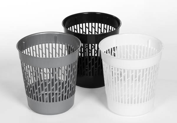 Timpe paperikori/roskis, kolme eri väriä samassa kuvassa
