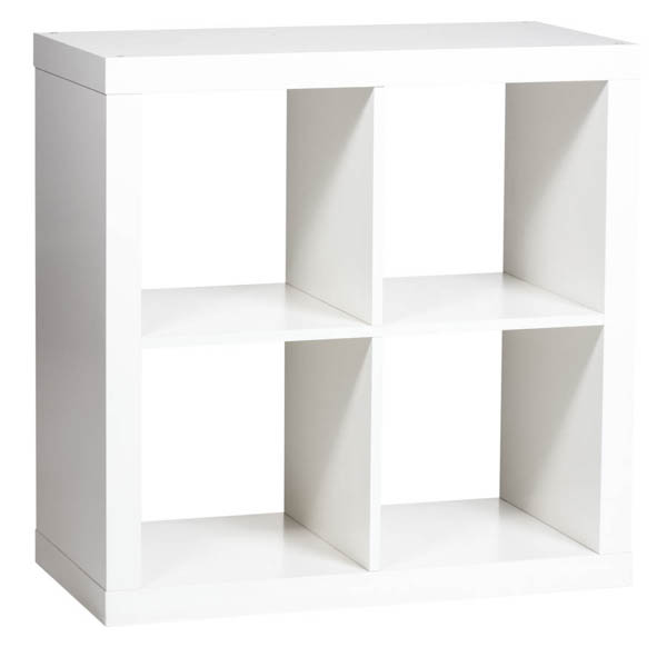 Valkoinen Block-hyllykkö jossa neljä hyllyä muodossa 2x2