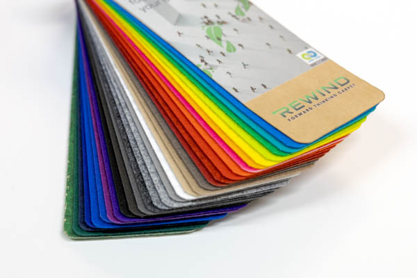 Värimalli/väriviuhka Rewind Flat -messumatoista