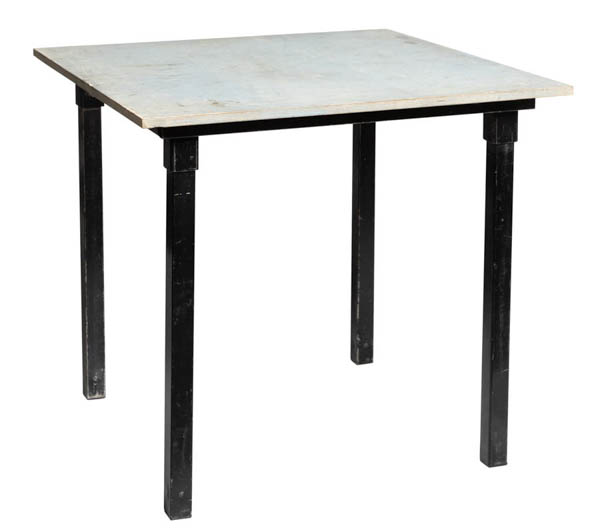Suorakaidepöytä Donner 80x80cm pöytälevyllä ja mustilla irroitettavilla suorilla jakoilla