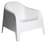 Valkoinen Kupla nojatuoli etuviistosta