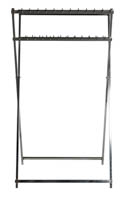 X-narikka soveltuu suurienkin narikoiden rakentamiseen Vaatenaulakko X pitkältä sivulta kuvattuna