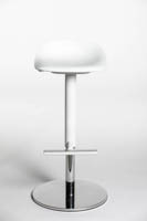 Valkoinen Fresh baarijakkara edestäpäin kuvattuna