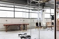 Neljän peilin muodostama peiliseinä varastollamme