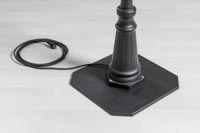 Lyhtypylvään alaosa ja jalusta