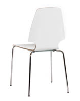 Valkoinen pinottava tuoli Vilmar takaviistosta Valkoinen pinottava tuoli Vilmar takaviistosta