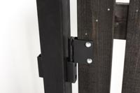 Mustan Picket puuaidan sarana- ja kiinnitysmekanismi