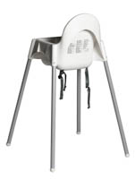 Muovinen valkoinen lasten syöttötuoli takaviistosta