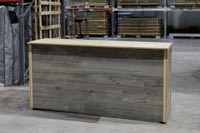 Tapahtumatiski, puinen pinta (varastomiljöössä kuvattuna)