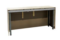 Puupintainen tapahtumatiski takaapäin, työtila/työskentelypuoli